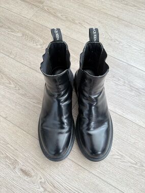 ALEXANDER MCQUEEN Platform Chelsea Boot sz 7.5